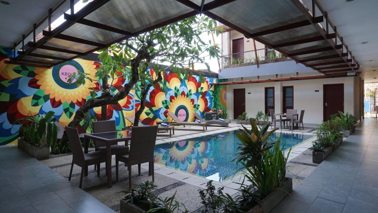 RedDoorz near Legian Street Hotel Buitenkant foto